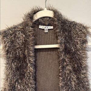 CABI #180 Women's M Vest Shaggy faux Fur Sweater Back Sleeveless